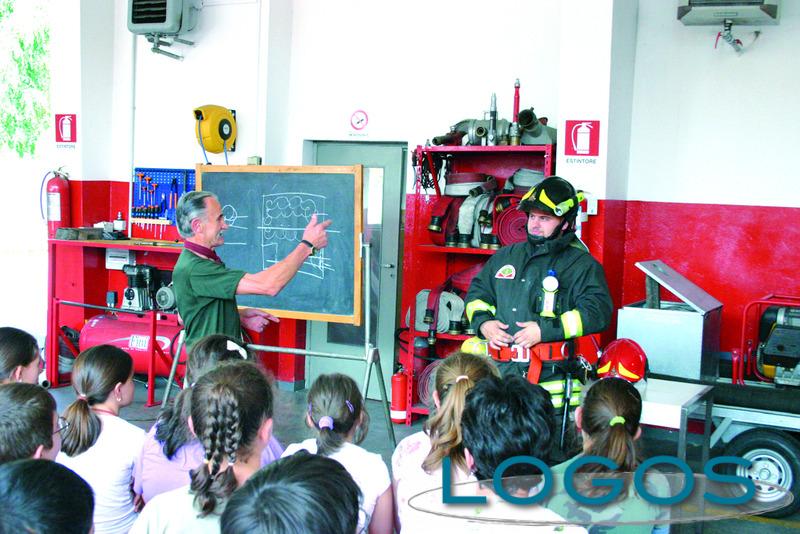 Inveruno - A scuola dai pompieri
