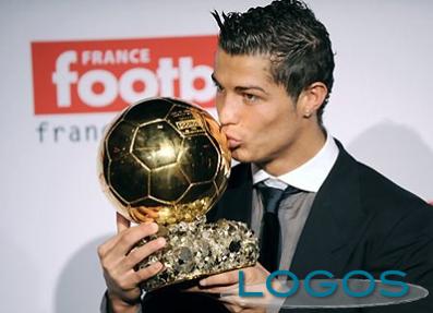 Sport - Il pallone d'oro a Cristiano Ronaldo
