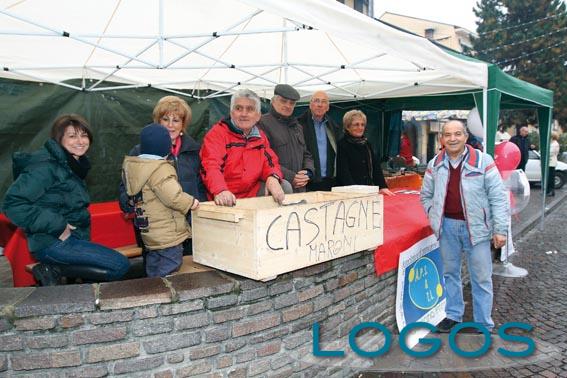 Castano Primo - Castagnata per la scuola (foto di Franco Gualdoni)