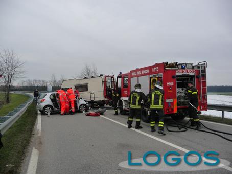 Buscate - Sul posto diversi mezzi di soccorso