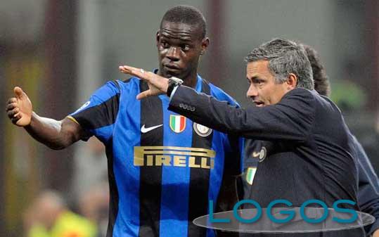 Sport - Balotelli con il tecnico Mourinho