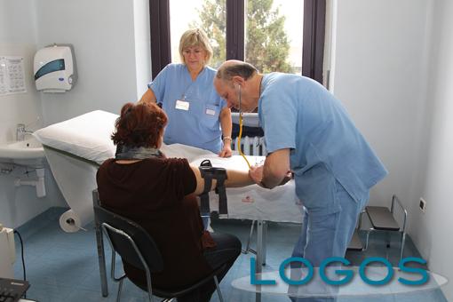 Territorio - Un momento dello screening a Cuggiono (Foto Franco Gualdoni)