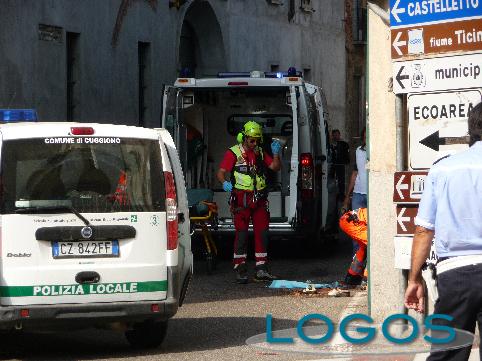 Cuggiono - Polizia locale e soccorritori sul luogo dell'incidente 