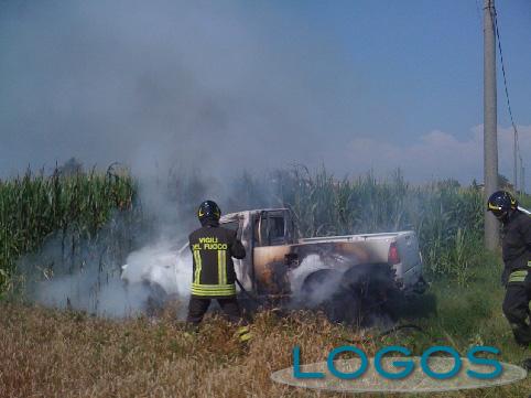 Cuggiono - I vigili del fuoco durante l'intervento 