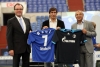 Sport - Raul alla presentazione con la maglia dello Schalke (Foto internet)