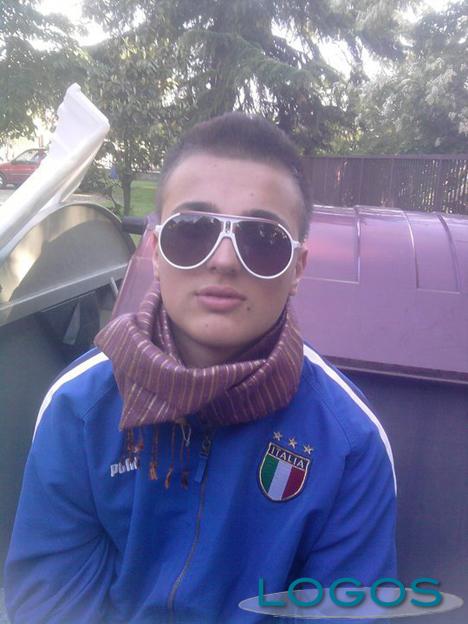 Turbigo - Matteo Angotti nella foto con cui gli amici lo ricordano su Facebook