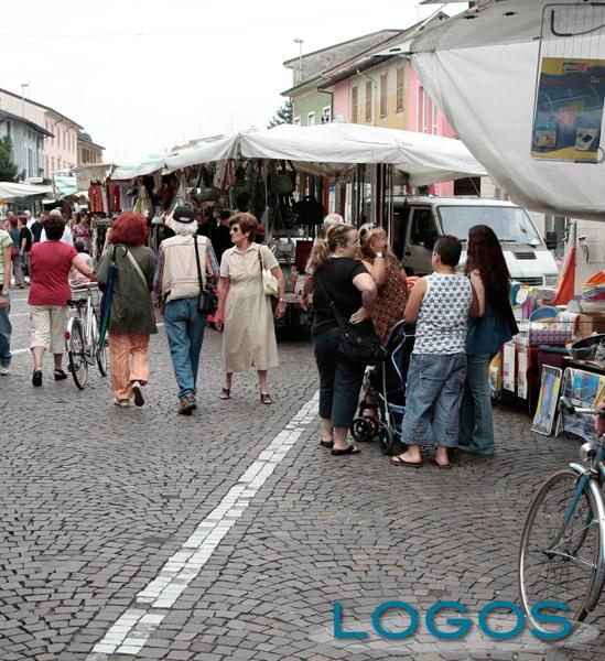 Castano Primo - Ladri, ancora in azione al mercato