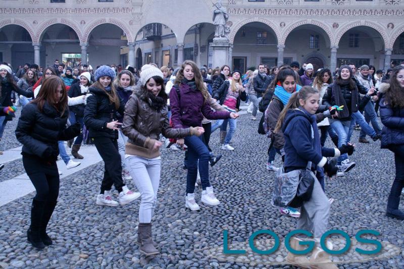 Vigevano - Flash Mob in piazza.6