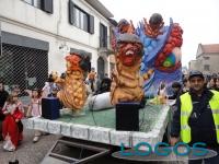 Carnevale 2011 - Arconate: feste e carri in sfilata.2