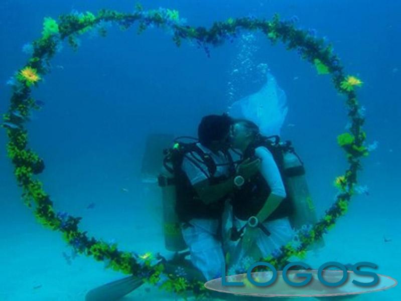 Castano Primo - Gara di bacio subacqueo in piscina (Foto internet)