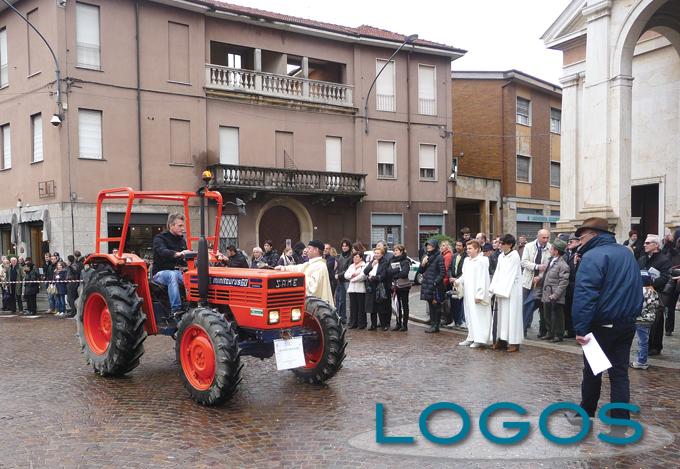 Inveruno - Benedizione trattori alla Fiera di San Martino