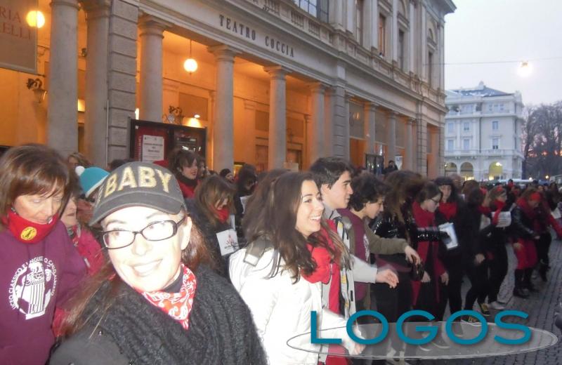Novara - Flash mob per dire "No" alle violenze sulle donne