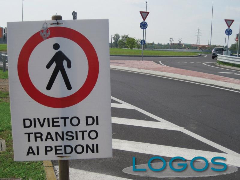 Magenta - La rotonda tra Corso Italia e via Leopardi (Foto Francesco Bienati)