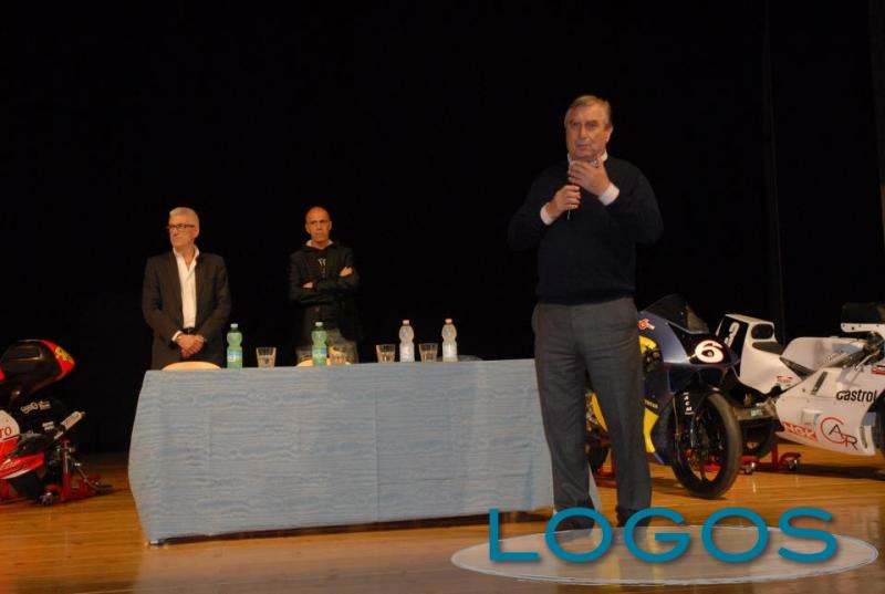 Castano Primo - Il dottor Costa in auditorium per presentare 'La vittoria di Marco' (Foto Gianni Mazzenga)