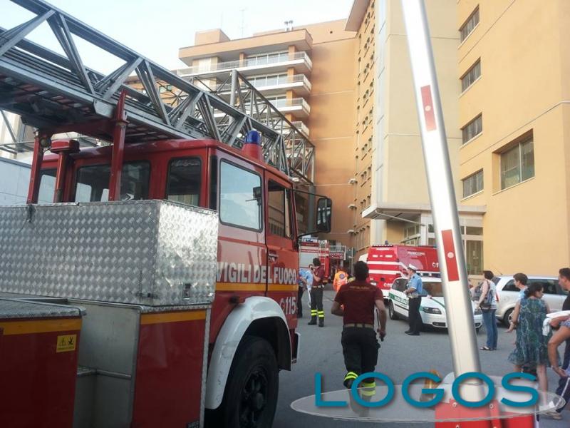 Magenta - Incendio al Fornaroli (foto di Riccardo Garavaglia).2