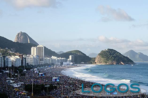 JMJ 2013 - Giovani a Copacabana per la Messa conclusiva della JMJ di Rio de Janeiro