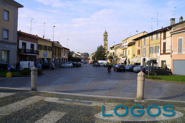 Castano Primo - Uno scorcio di piazza Mazzini (Foto d'archivio)