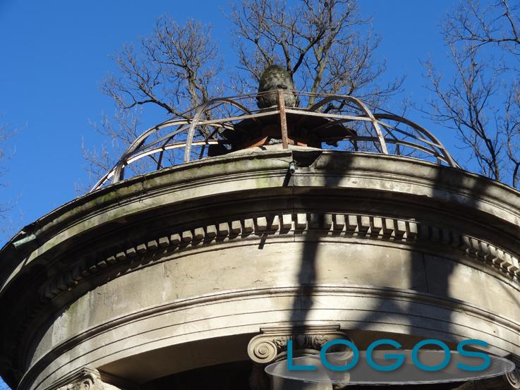 Cuggiono - Il tetto del tempietto di Villa Annoni senza copertura