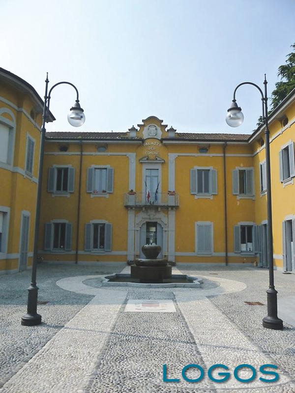 Lonate - Il palazzo Municipale