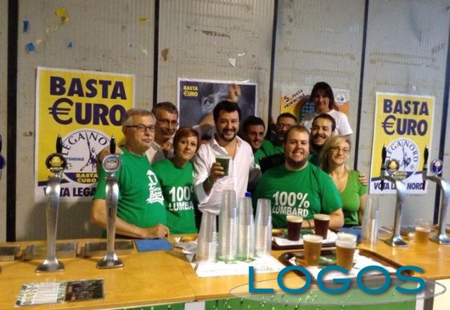 Castano Primo - Lega Nord con la 5^ Green Beer (Foto dalla pagina facebook Lega Nord - Castano Primo) Castano Primo - Lega Nord con la 5^ Green Beer (Foto dalla pagina facebook Lega Nord - Castano Primo)