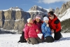 Generica - Famiglia in vacanza in montagna (da internet)