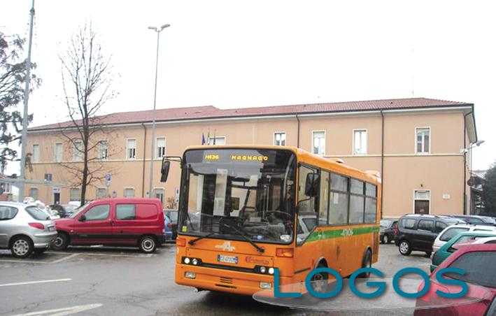Magnago - Bus navetta (Foto d'archivio)