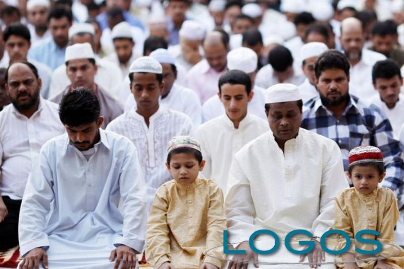 Sociale - Fedeli di fede islamica