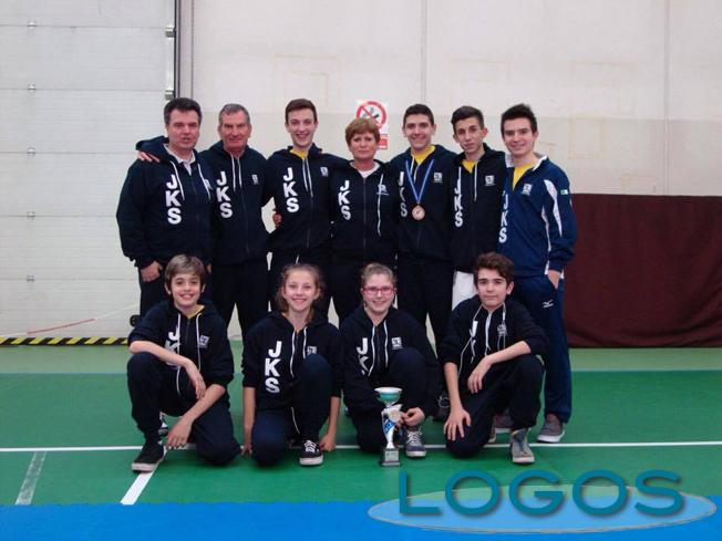 Castano Primo - Il gruppo del JKS ai campionati Regionali Castano Primo - Il gruppo del JKS ai campionati Regionali