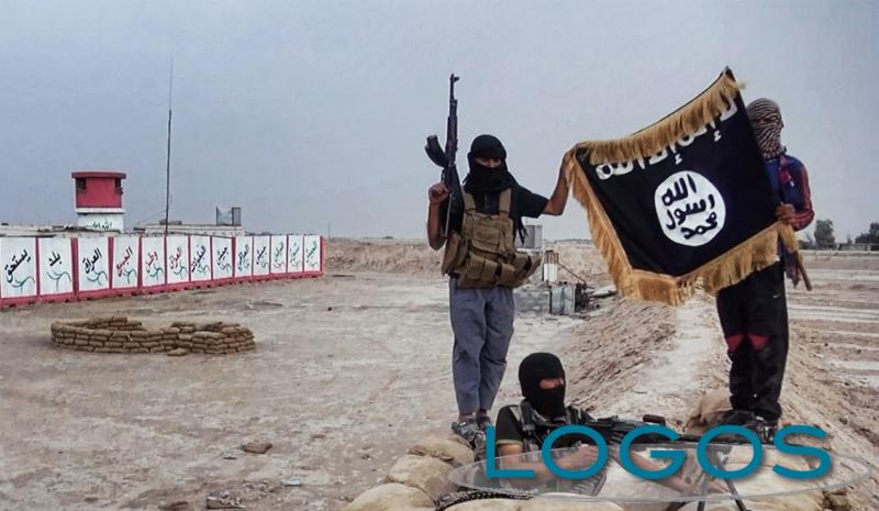 Attualità - Militanti dello Stato Islamico a Palmira