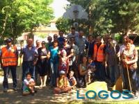 Castano Primo - Volontari al lavoro per pulire il parco di via Saragat2