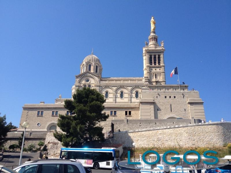 Fiaccolata Nosatese - Notre Dame de la Garde Marsiglia.jpg