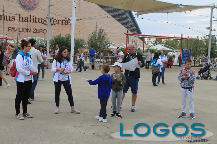 Expo - Volontari accolgono i visitatori
