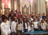 Castano Primo - Foto di gruppo col Cardinale Scola