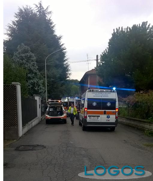 Turbigo - Due ambulanze, l'automedica e la polizia locale sul posto