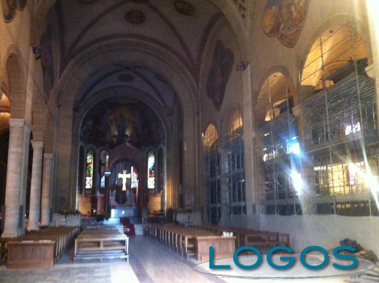 Turbigo - Parrocchia, si toglie il ponteggio dalla navata centrale