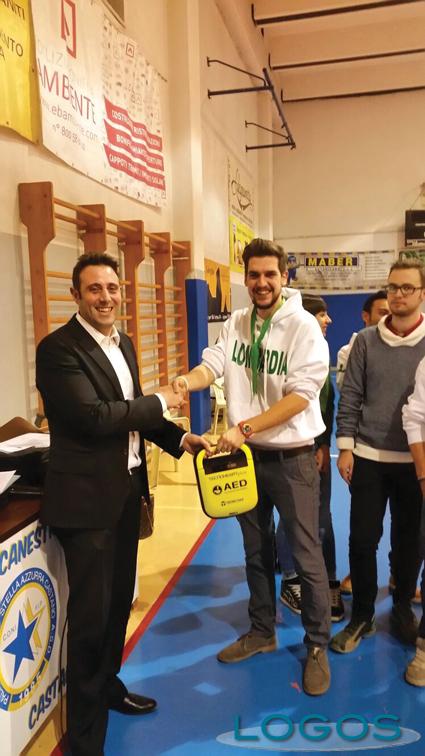 Castano Primo - La consegna del defibrillatore donato dai Giovani Padani