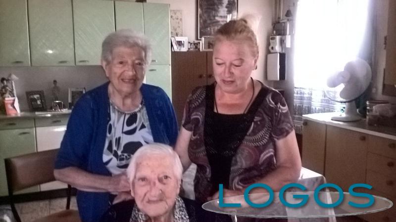 Castano Primo - Maria Rudoni con familiari. Per lei 106 anni