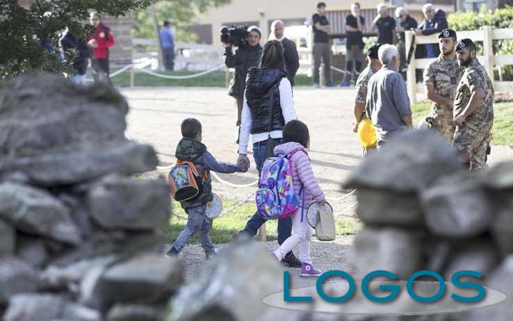 Attualità - Primo giorno di scuola per i bimbi di Amatrice (Foto internet)