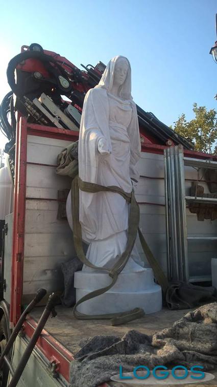 Turbigo - La statua della Madonna della Luna è arrivata in piazza
