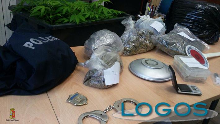 Castano Primo - Il materiale sequestrato durante l'arresto