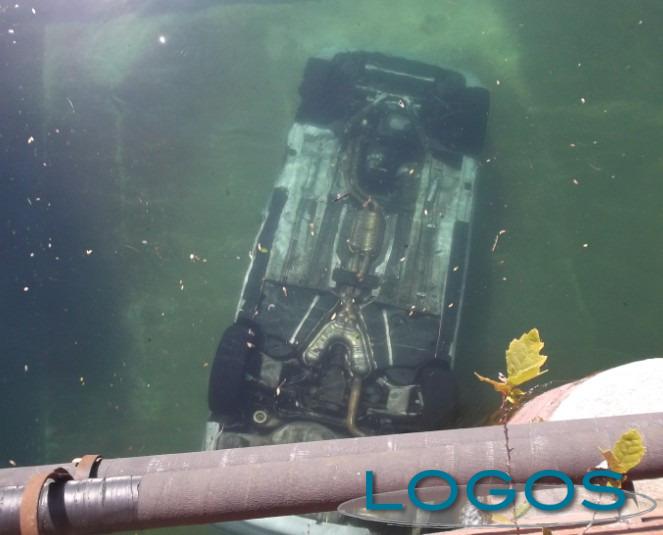 Castano Primo - L'auto nel canale Villoresi 