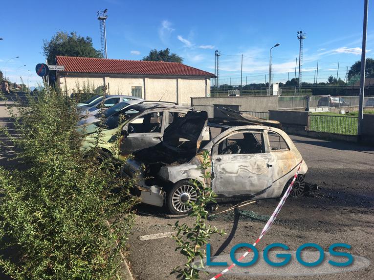 Castelletto - Auto in fiamme la notte del 12 agosto 2017 Castelletto - Auto in fiamme la notte del 12 agosto 2017