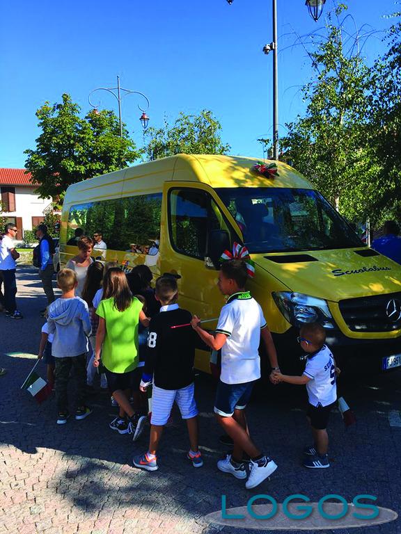 Turbigo - Nuovo scuolabus Turbigo - Nuovo scuolabus