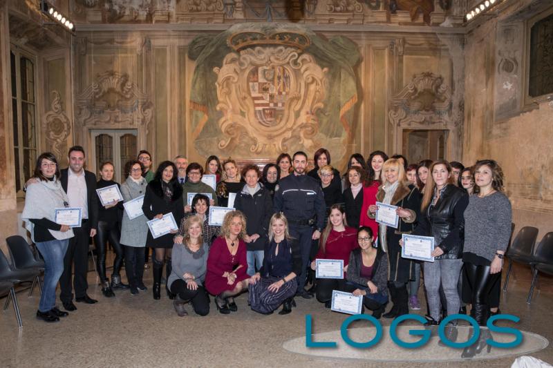 Castano Primo - La consegna degli attestati per il corso di difesa personale Castano Primo - La consegna degli attestati per il corso di difesa personale