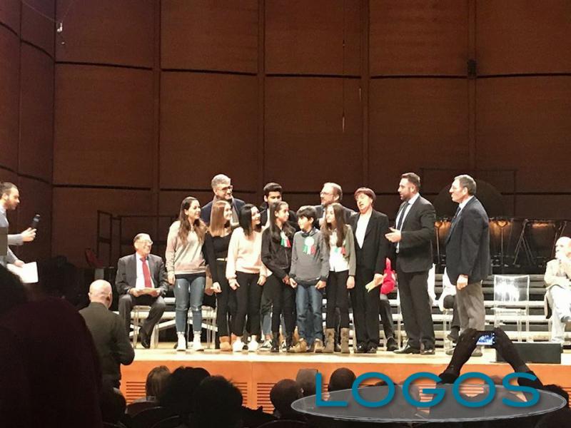 Castano Primo - Un momento della consegna del premio 'Panettone d'Oro'