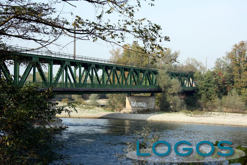Territorio - Il ponte di ferro sul fiume Ticino (Foto internet)