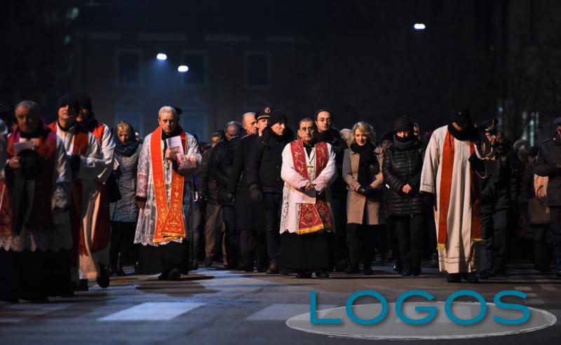 Attualità - Via Crucis con l'Arcivescovo 