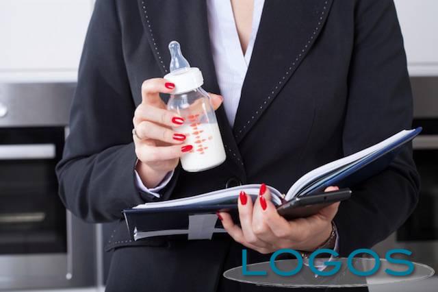 Attualità - Donne, tra lavoro e famiglia (Foto internet) Attualità - Donne, tra lavoro e famiglia (Foto internet)