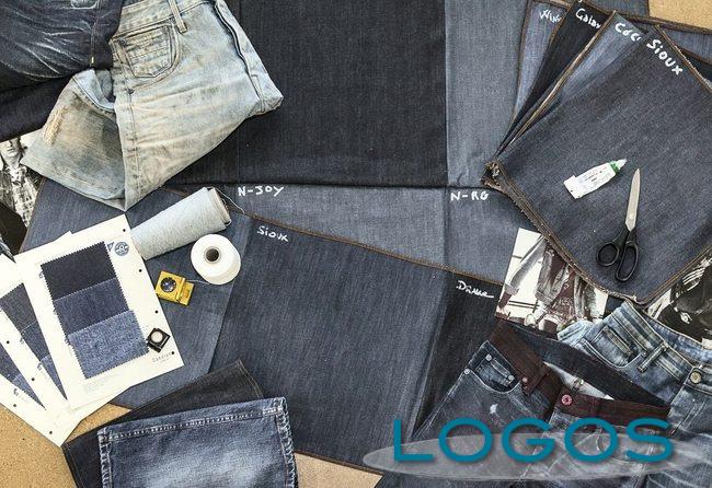Commercio - Jeans (Foto internet)