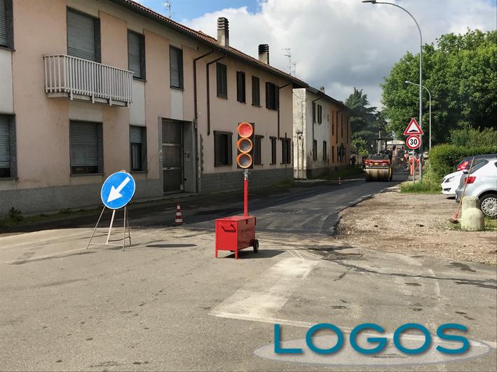 Castano Primo - Si asfalta la via Ponte Castano Castano Primo - Si asfalta la via Ponte Castano